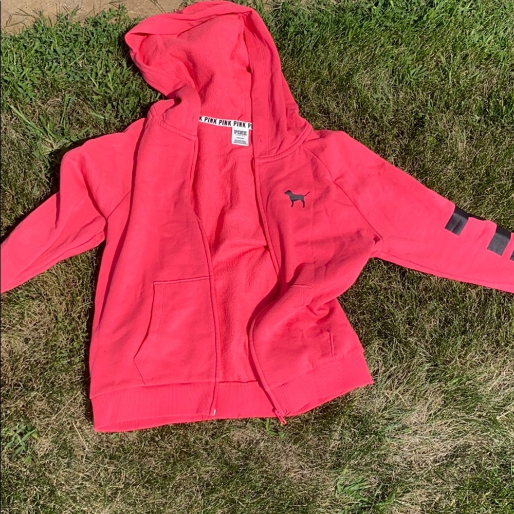 PINK sweatshirt-Never worn! Just doesn’t fit right